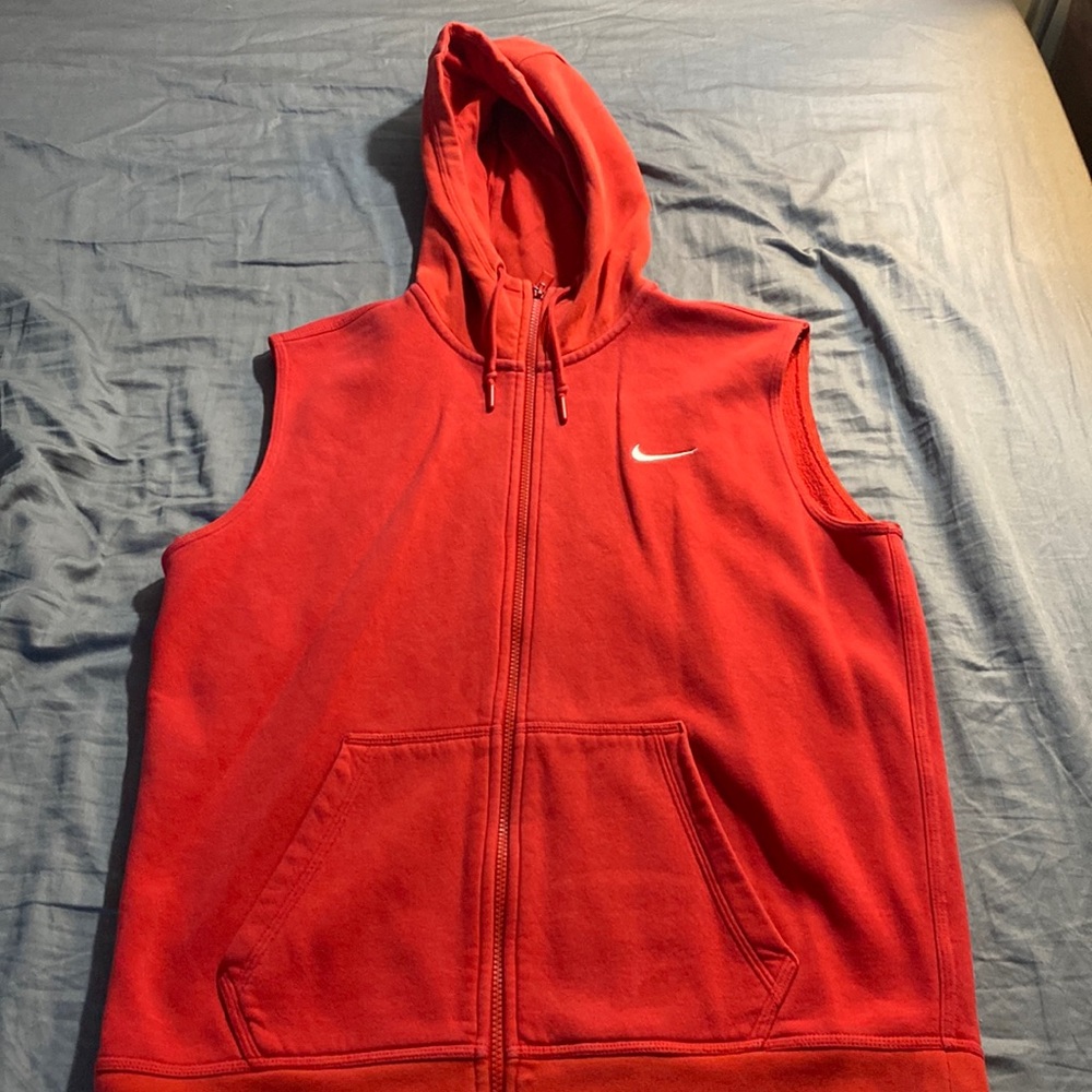 Nike Men’s Red sleeveless zip up hoodie